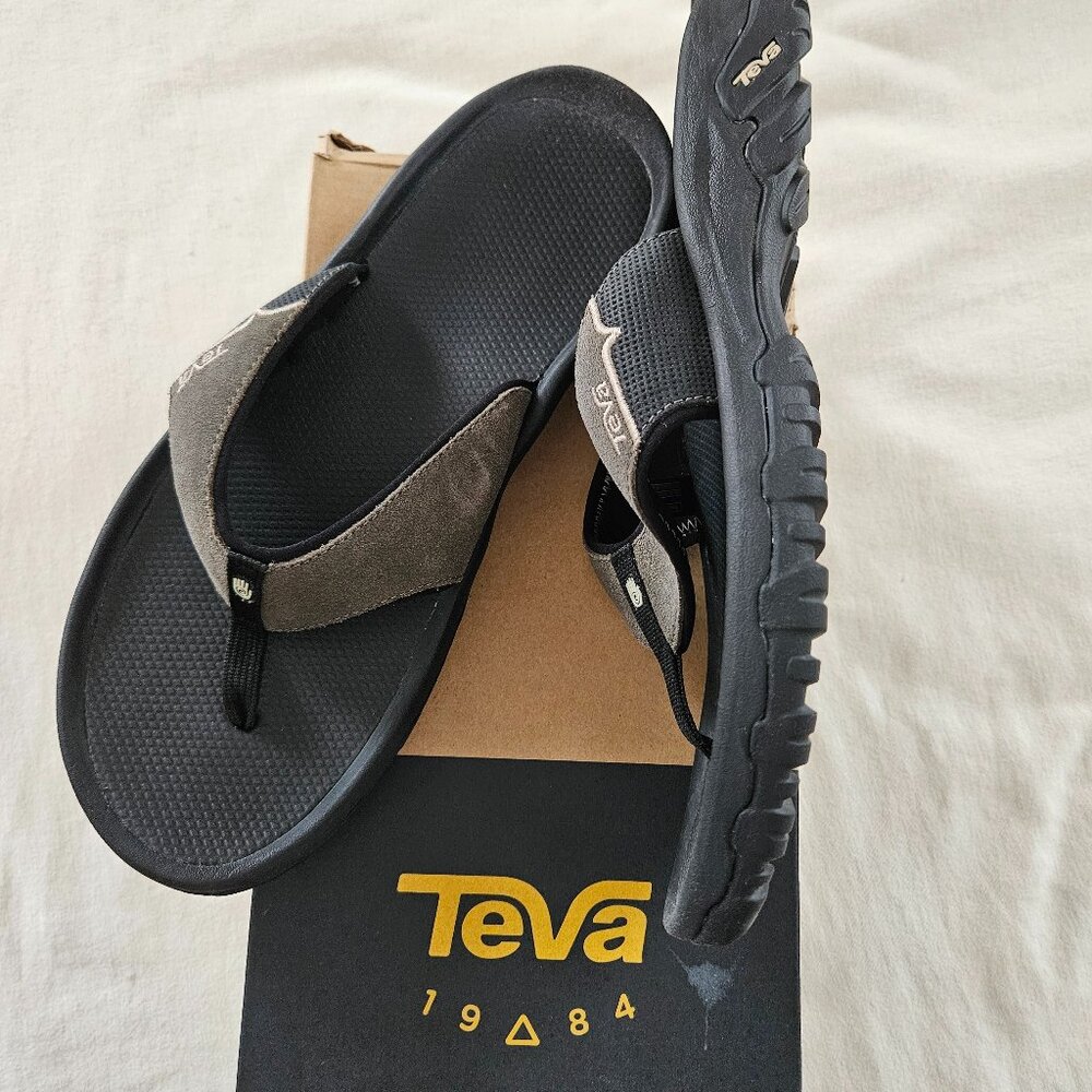 Teva Katavi Thong, Men's Flip Flops, size 12, black and gray